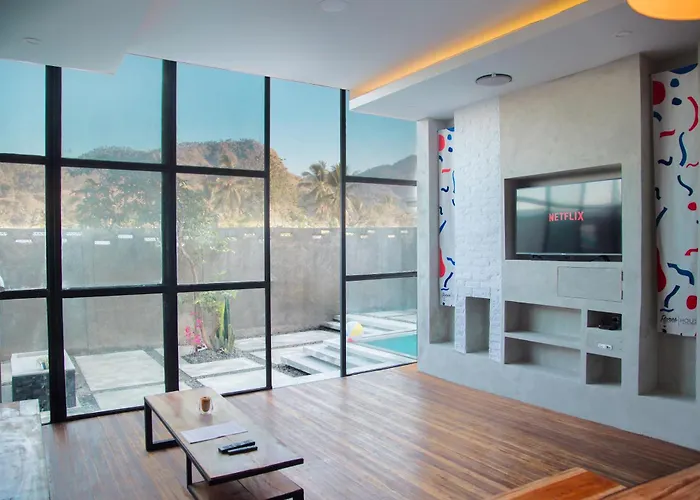 Flores Passport House
