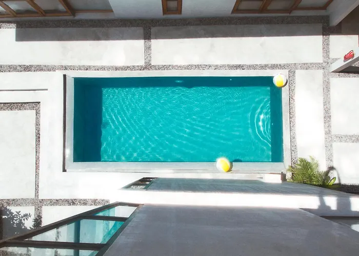 Flores Passport House