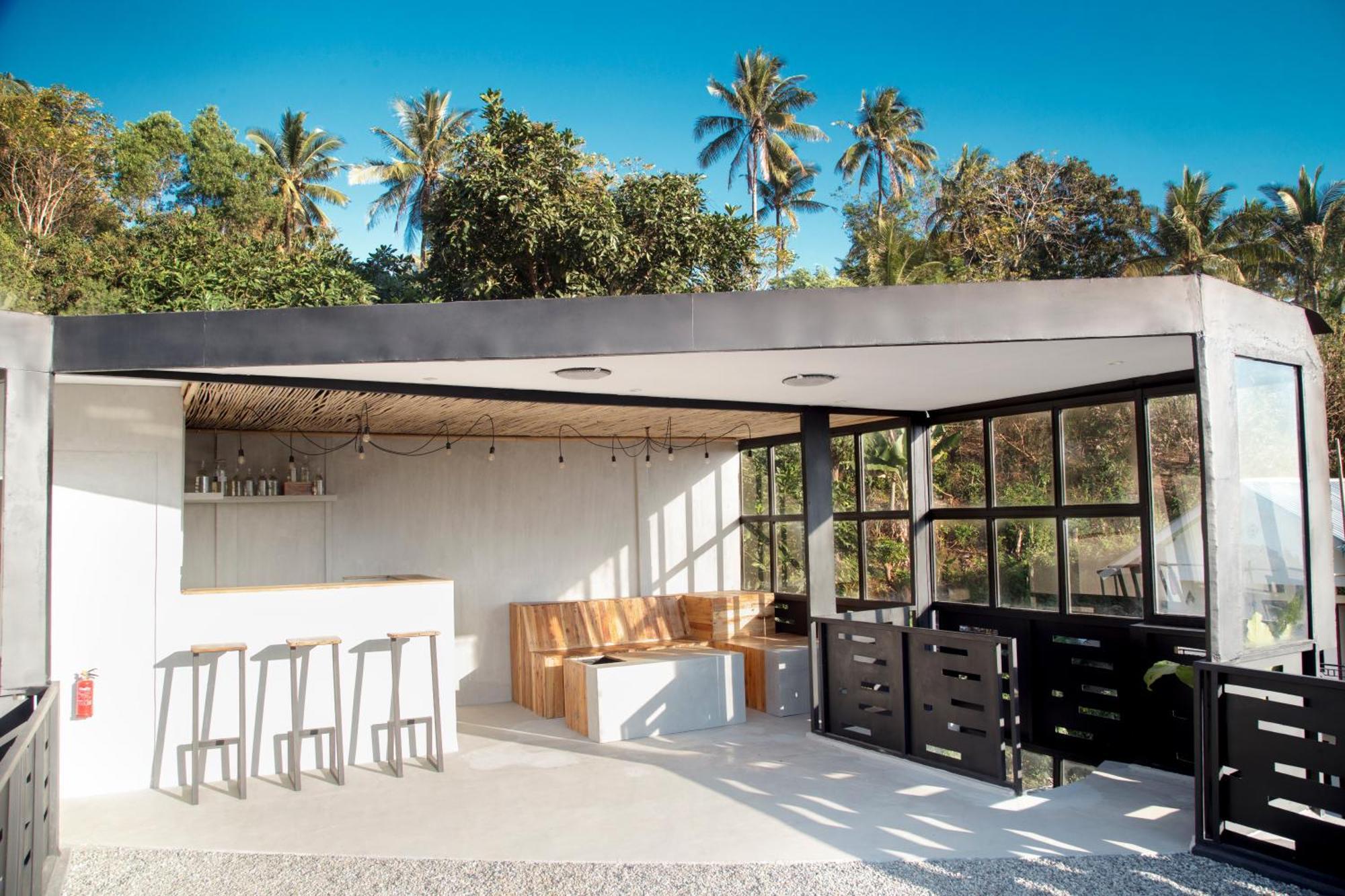 Flores Passport House